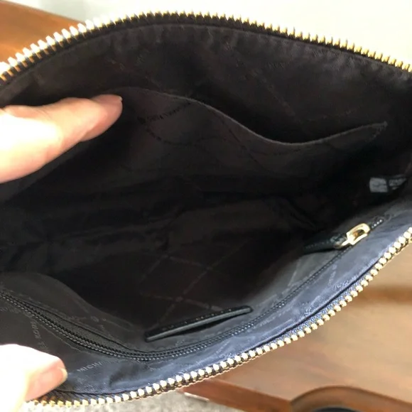 LIKE NEW!! Michael Kors Logo Crossbody. - Picture 6 of 6